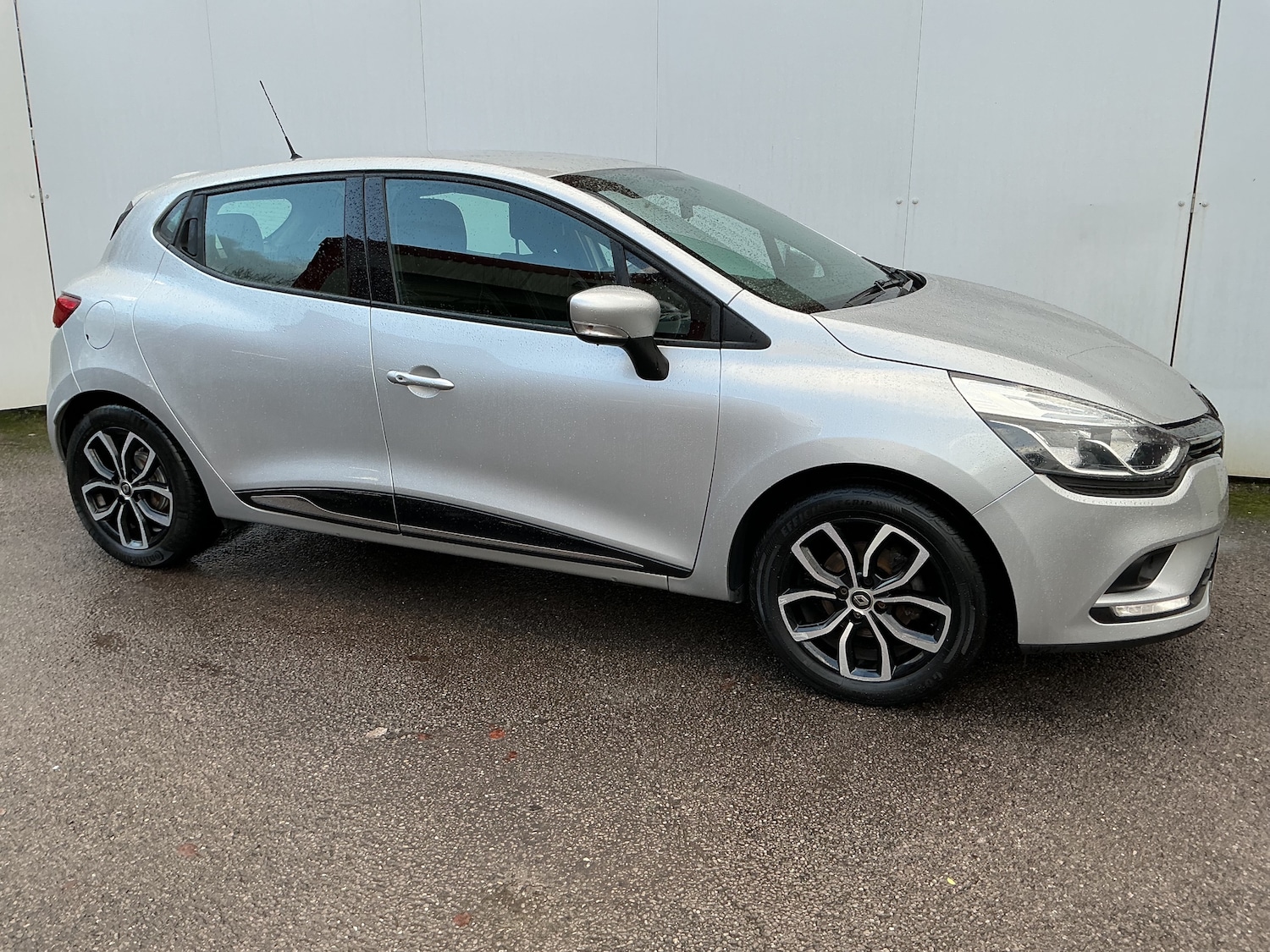 Used Renault Clio 2019 for sale - 76969089: Photo 5
