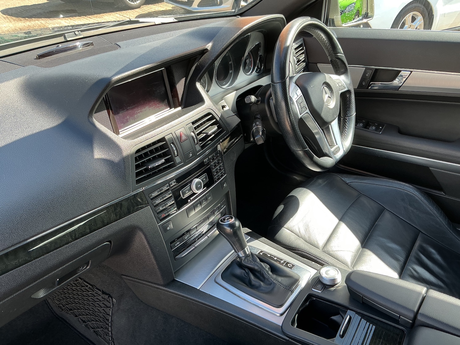 Used Mercedes-Benz E Class 2011 for sale - 75724255: Photo 10