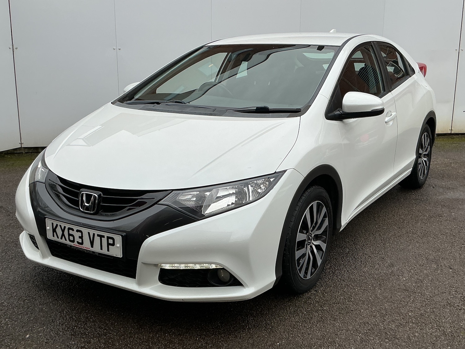 Used Honda Civic 2013 for sale - 77590444: Photo 2