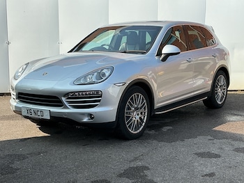 2012 (x) - V6 D 5-Door