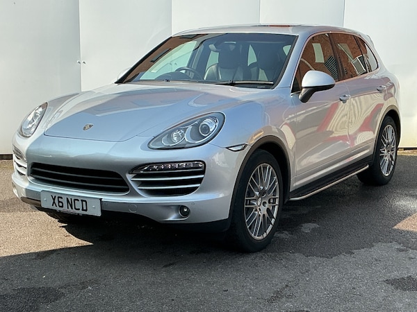 Used Porsche Cayenne 2012 for sale - 75694679: Photo 2