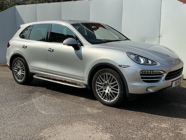 Used Porsche Cayenne 2012 for sale - 75694679: Photo 3
