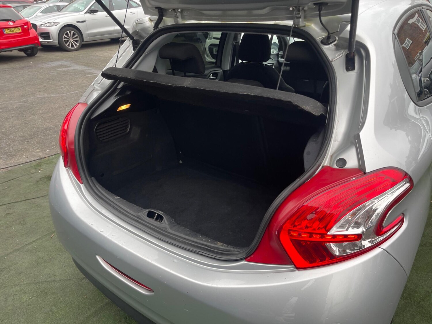 Used Peugeot 208 for sale - 77598840: Photo 26