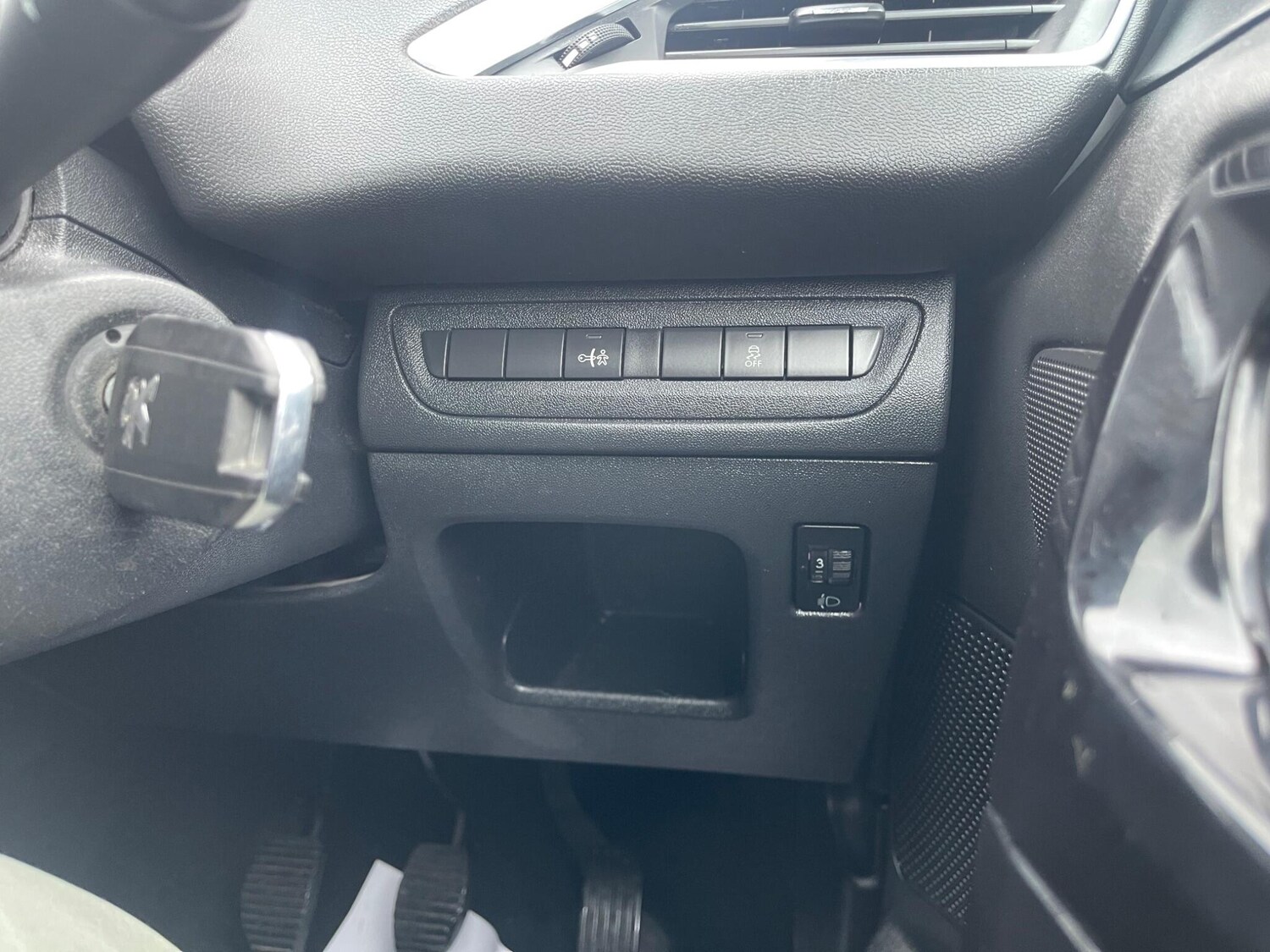 Used Peugeot 208 for sale - 77598840: Photo 43