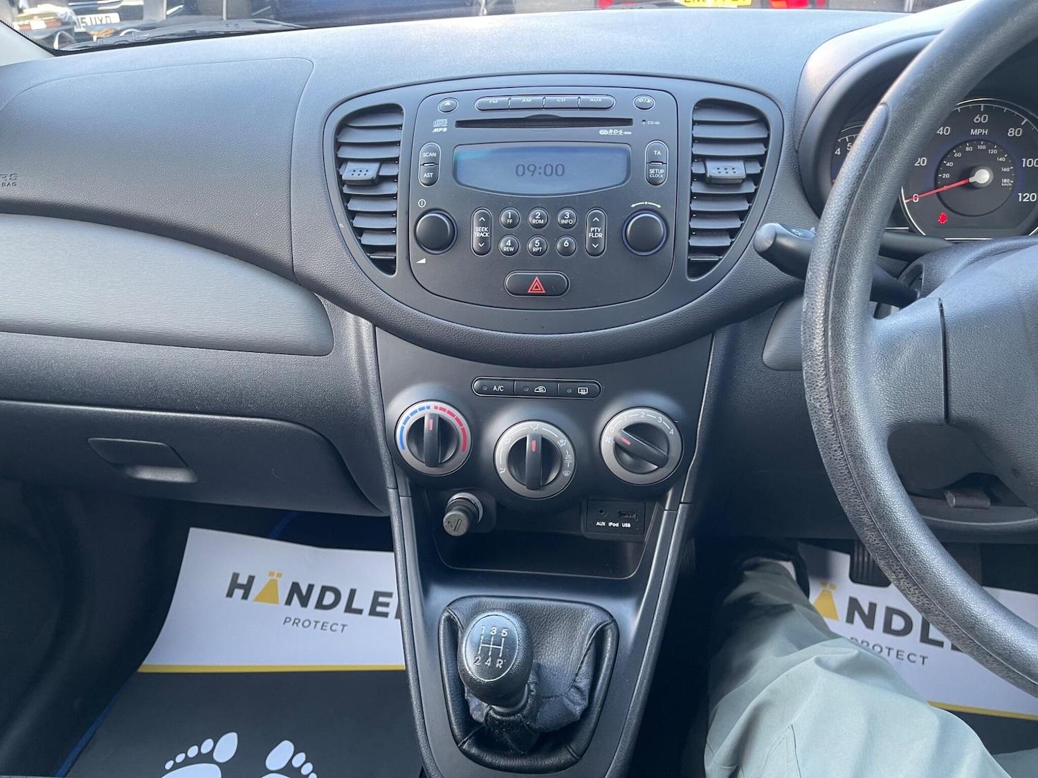 Used Hyundai i10 2012 for sale - 77978035: Photo 30