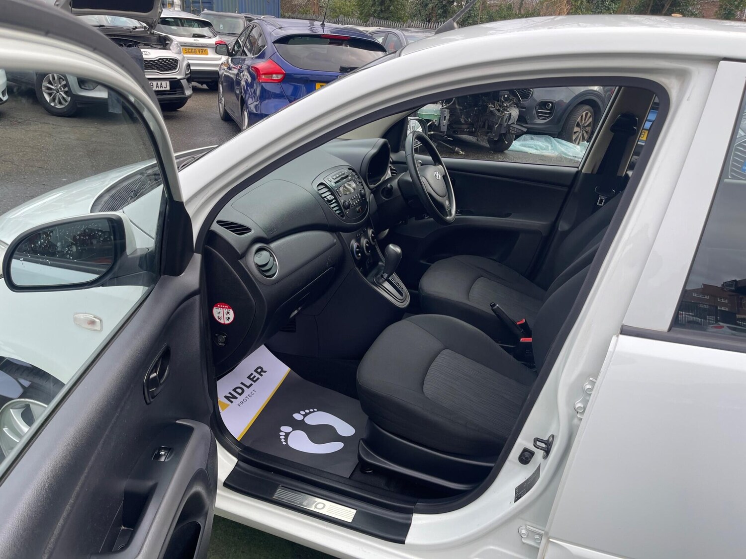 Used Hyundai i10 for sale - 77633463: Photo 27