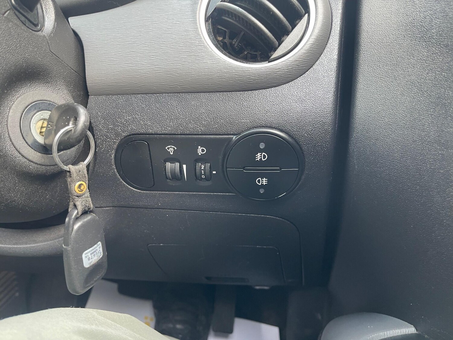 Used Hyundai i10 for sale - 77633463: Photo 37