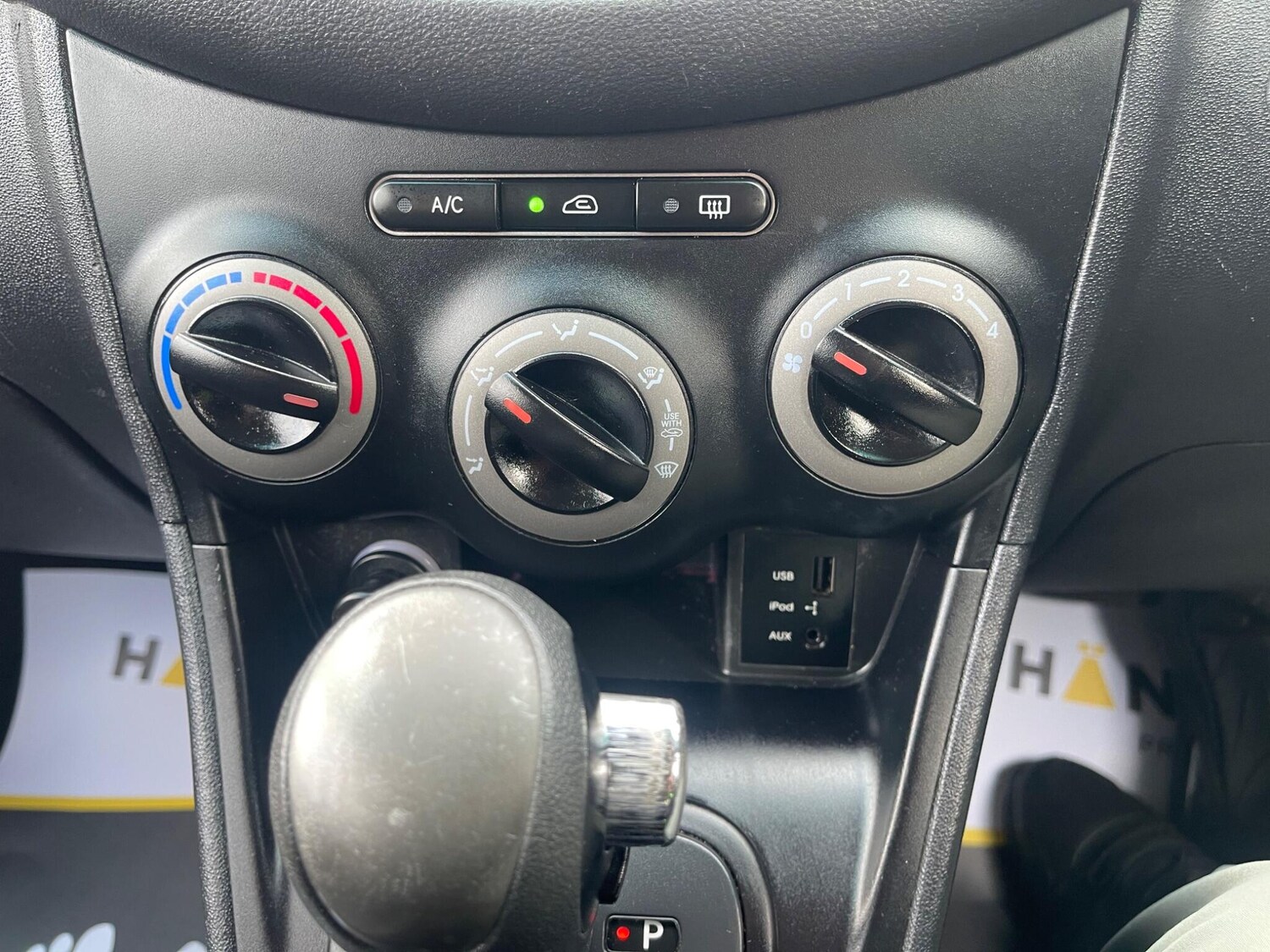 Used Hyundai i10 for sale - 77633463: Photo 38