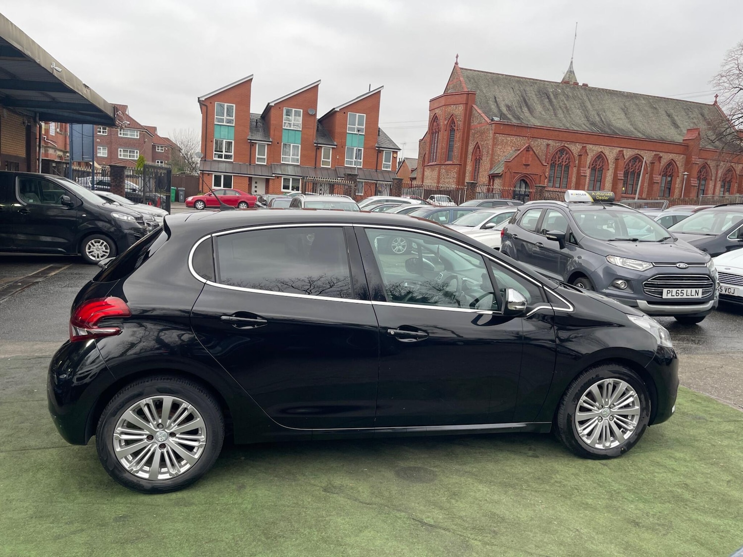 Used Peugeot 208 2018 for sale - 77793520: Photo 9