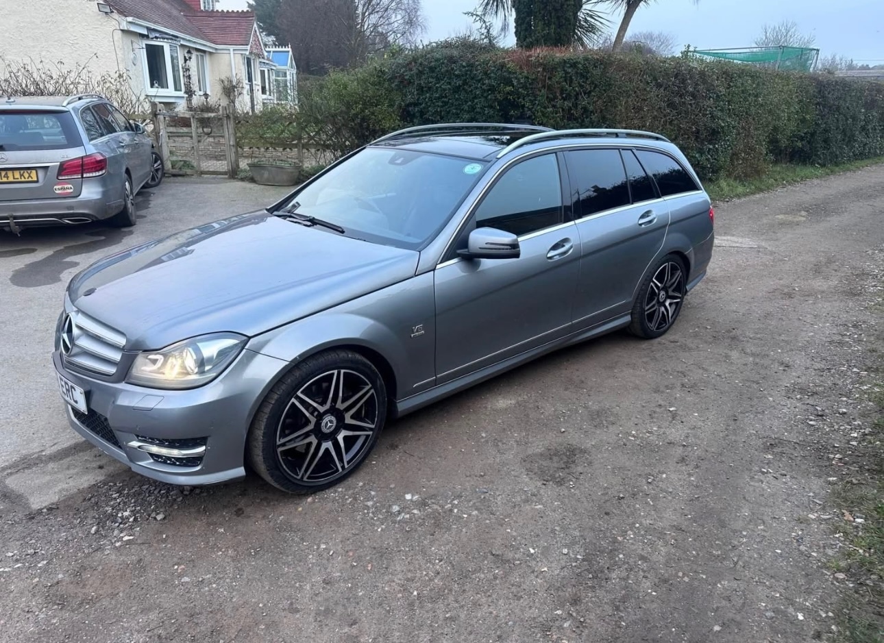 Used Mercedes-Benz C Class 2012 for sale - 77385375: Photo 2