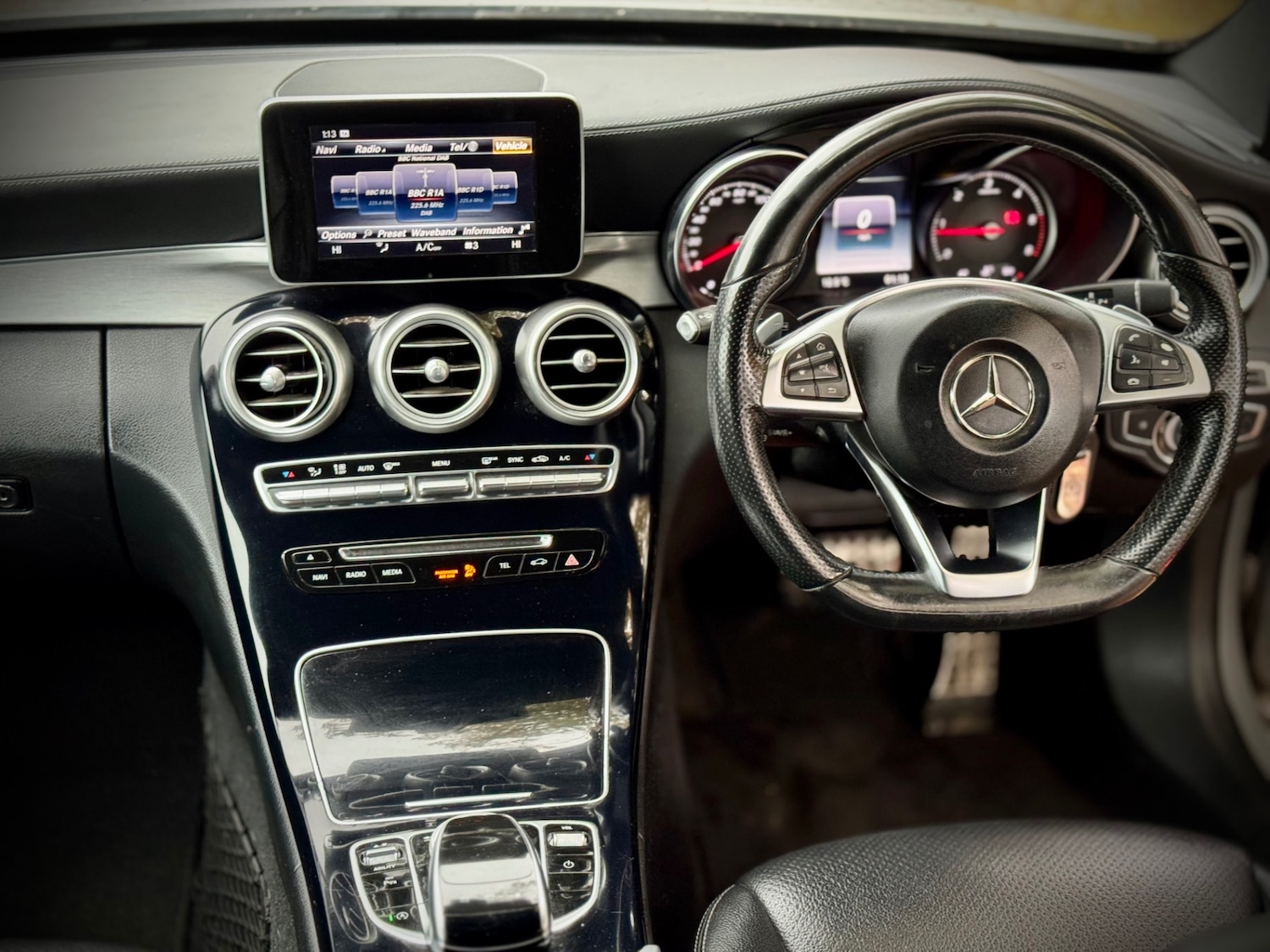 Used Mercedes-Benz C Class 2015 for sale - 76611455: Photo 15