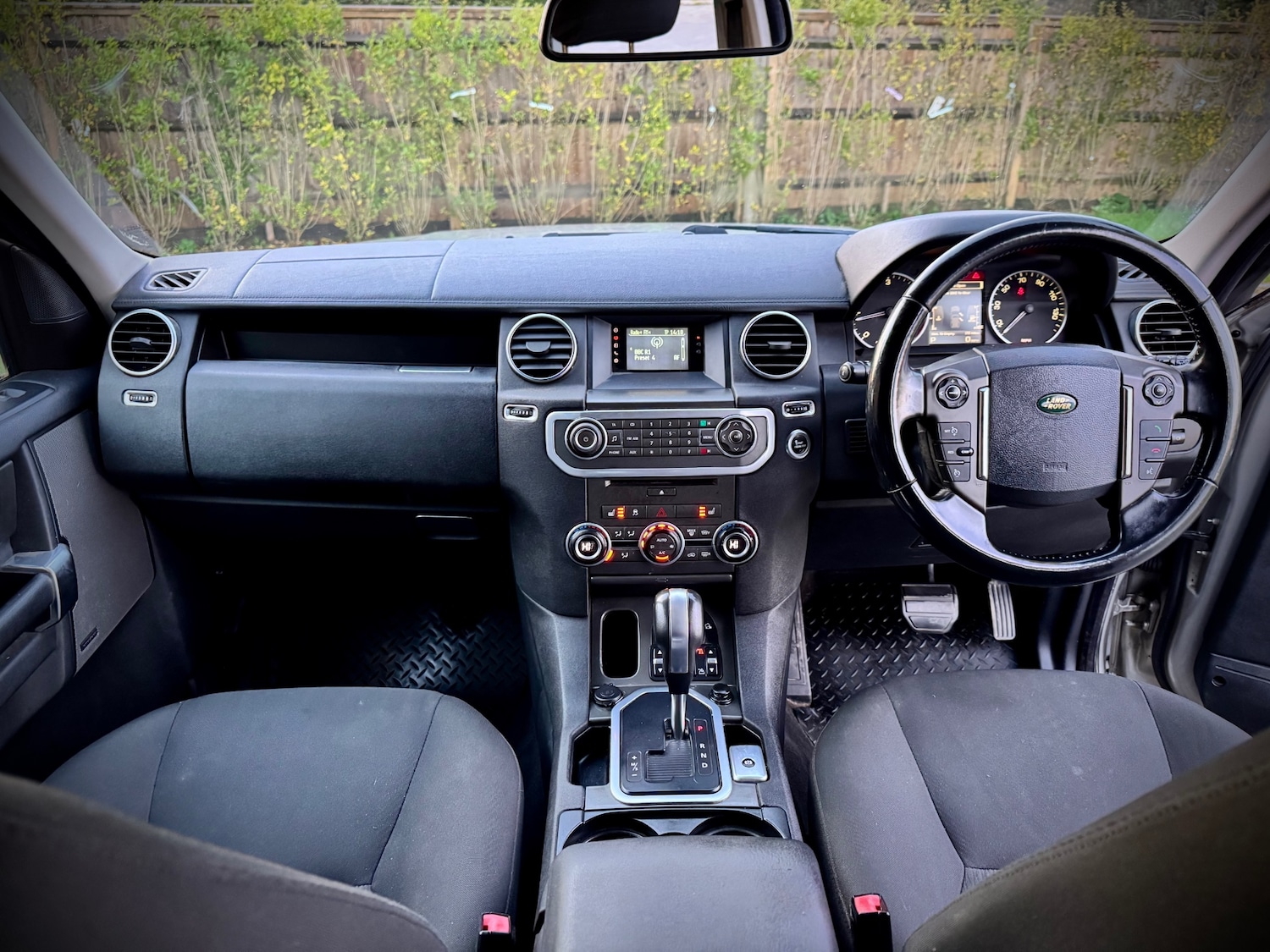 Used Land Rover Discovery 2010 for sale - 76934895: Photo 11