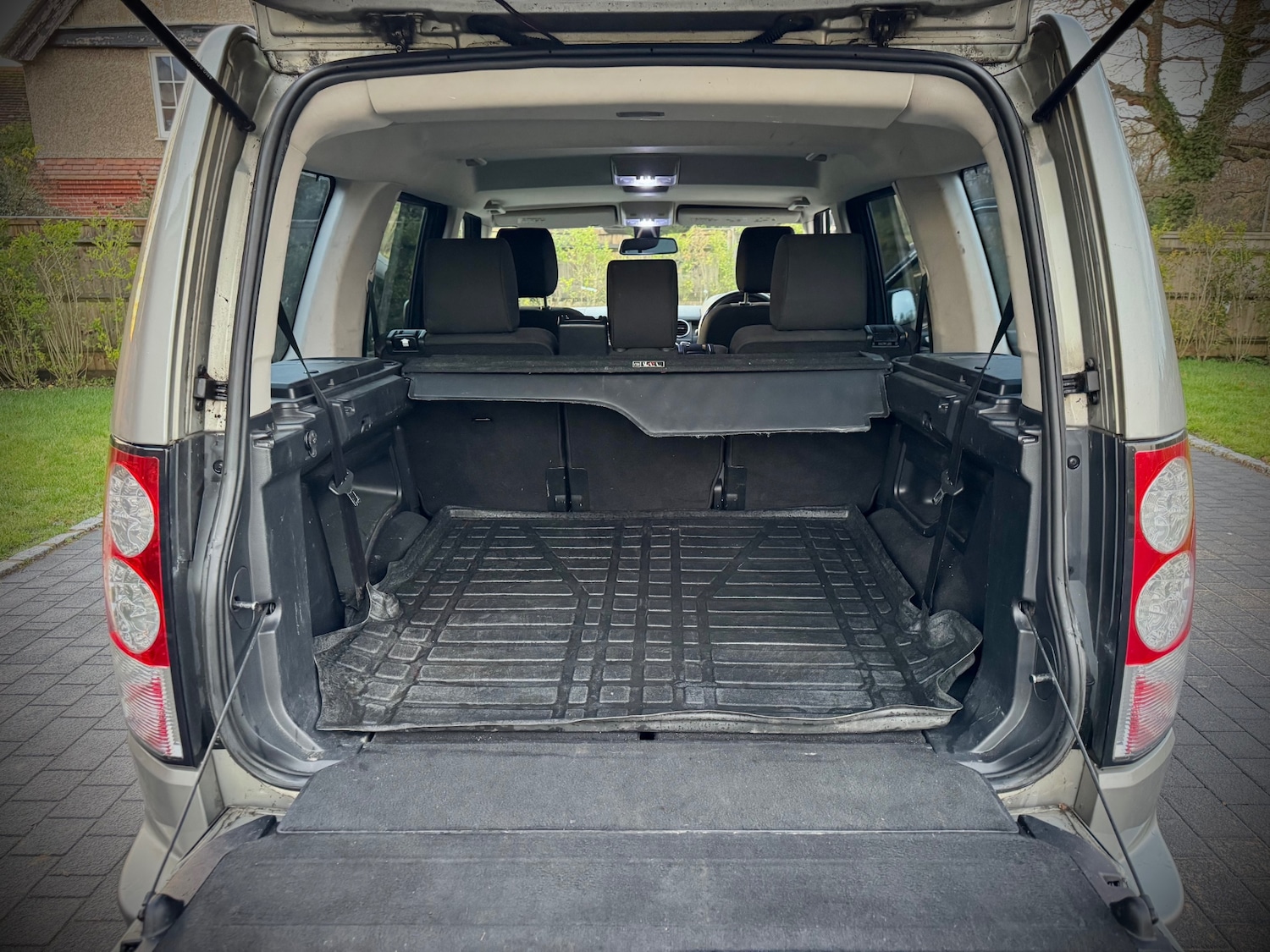 Used Land Rover Discovery 2010 for sale - 76934895: Photo 14