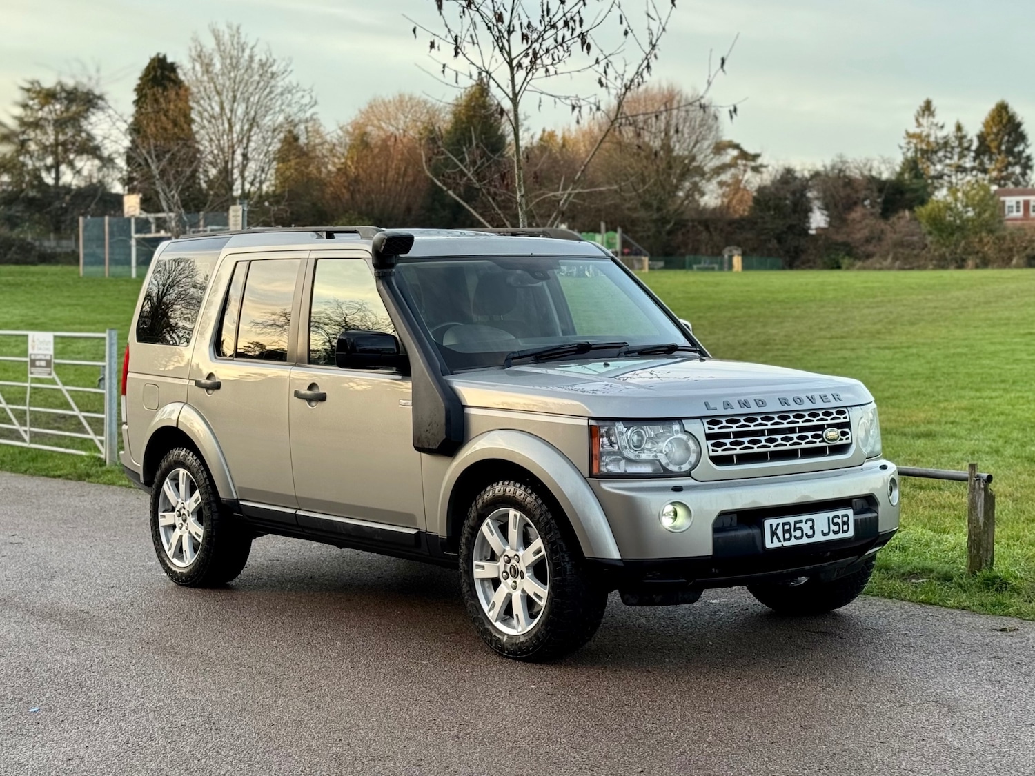 Used Land Rover Discovery 2010 for sale - 76934895: Photo 2