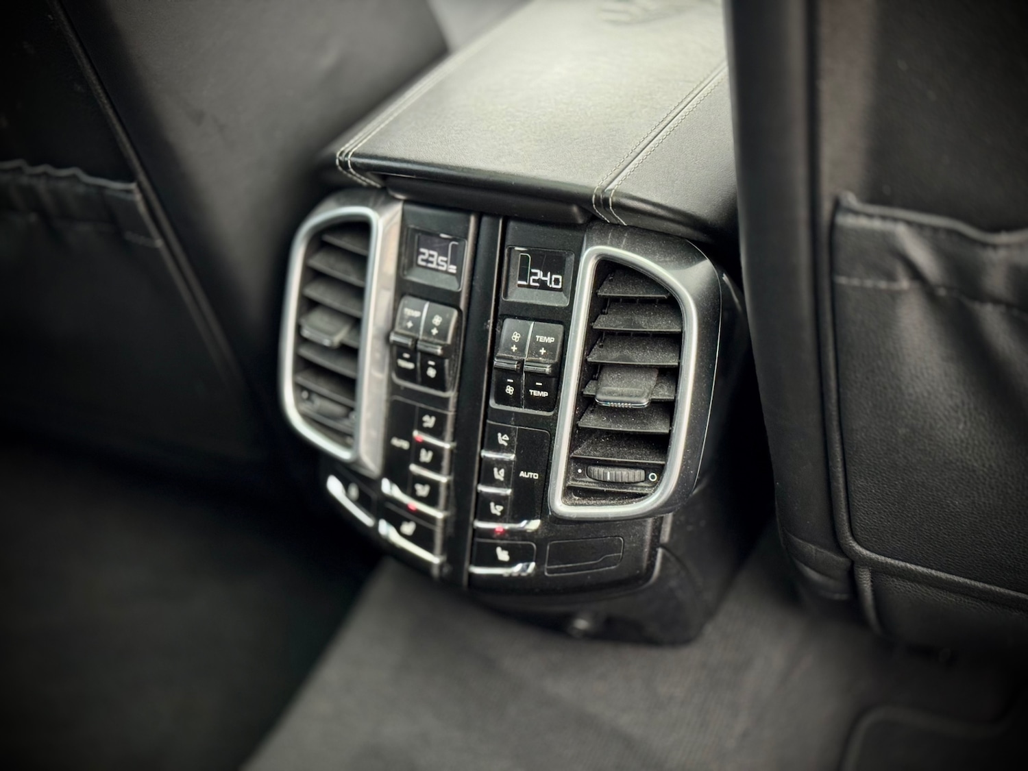 Used Porsche Cayenne 2012 for sale - 76897152: Photo 14