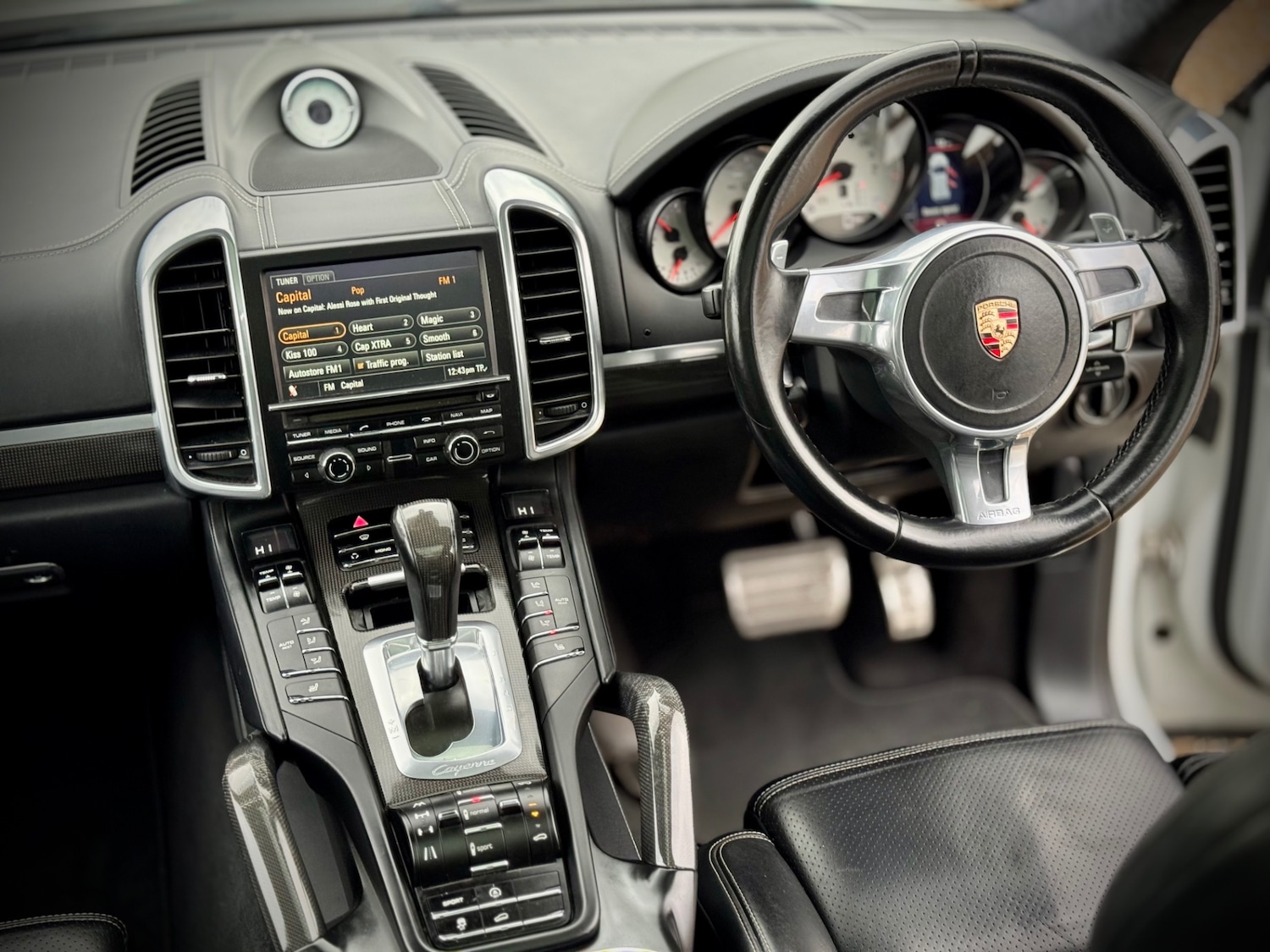 Used Porsche Cayenne 2012 for sale - 76897152: Photo 16