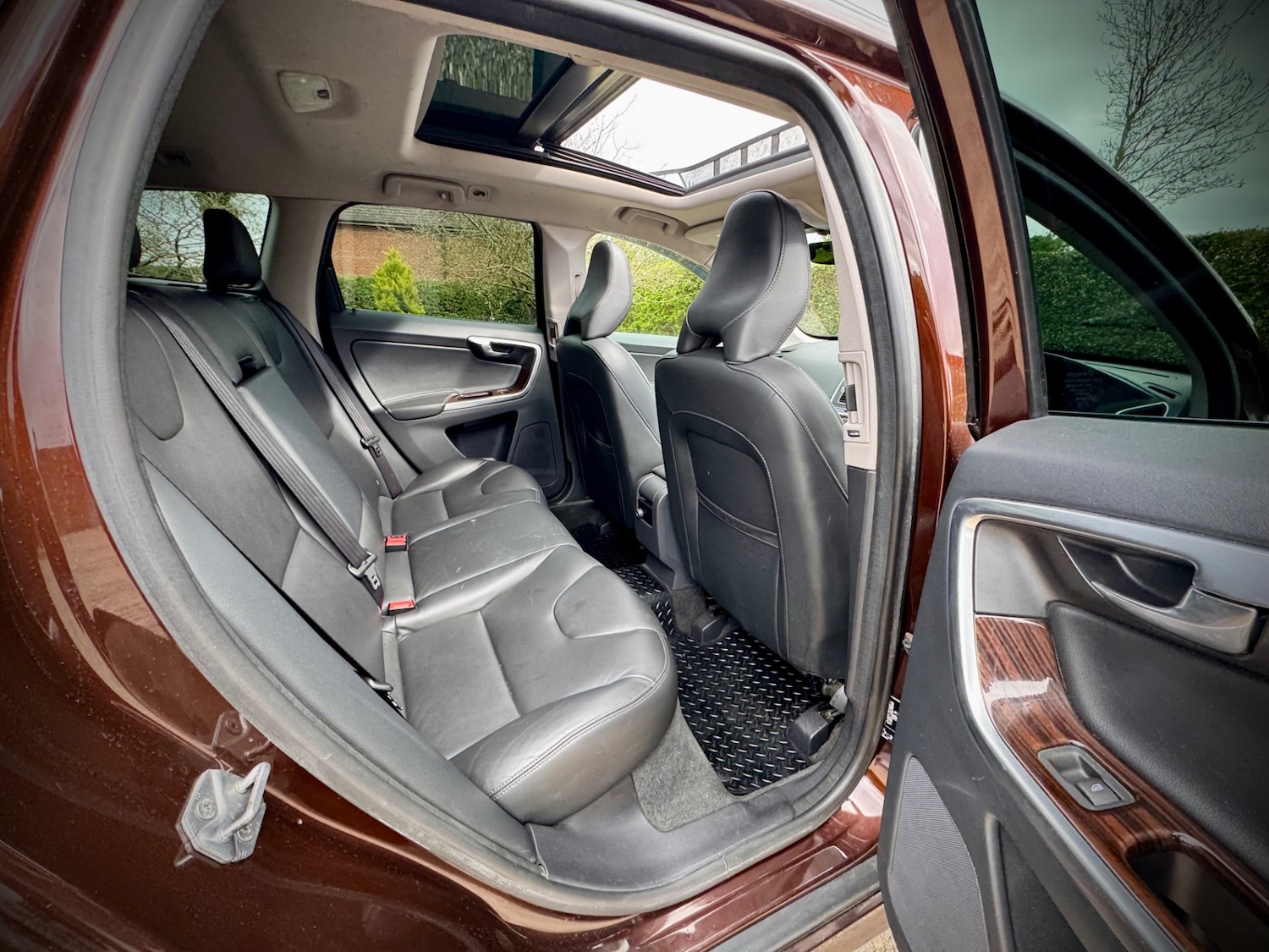 Used Volvo XC60 2015 for sale - 78139950: Photo 10