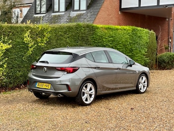 Used Vauxhall Astra 2018 for sale - 76986620: Photo