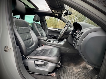 Used Volkswagen Touareg 2015 for sale - 77694733: Photo