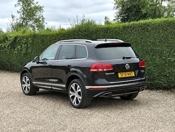 Used Volkswagen Touareg 2016 for sale - 79400070: Photo