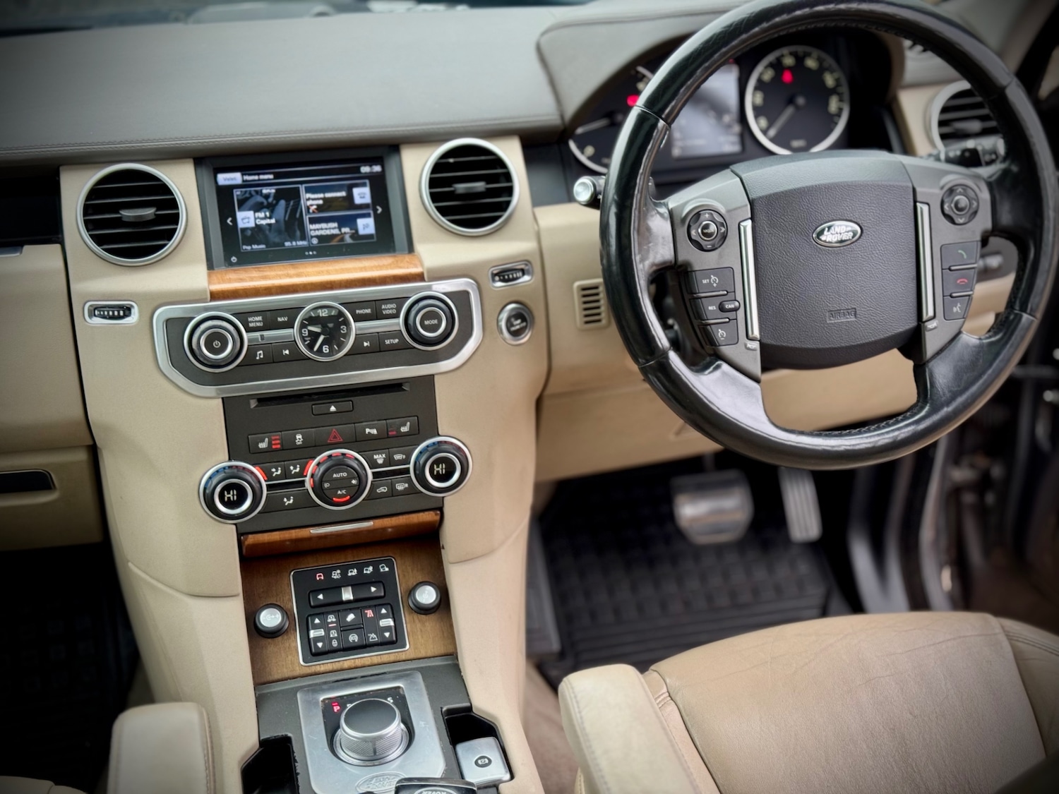 Used Land Rover Discovery 2016 for sale - 77797886: Photo 16