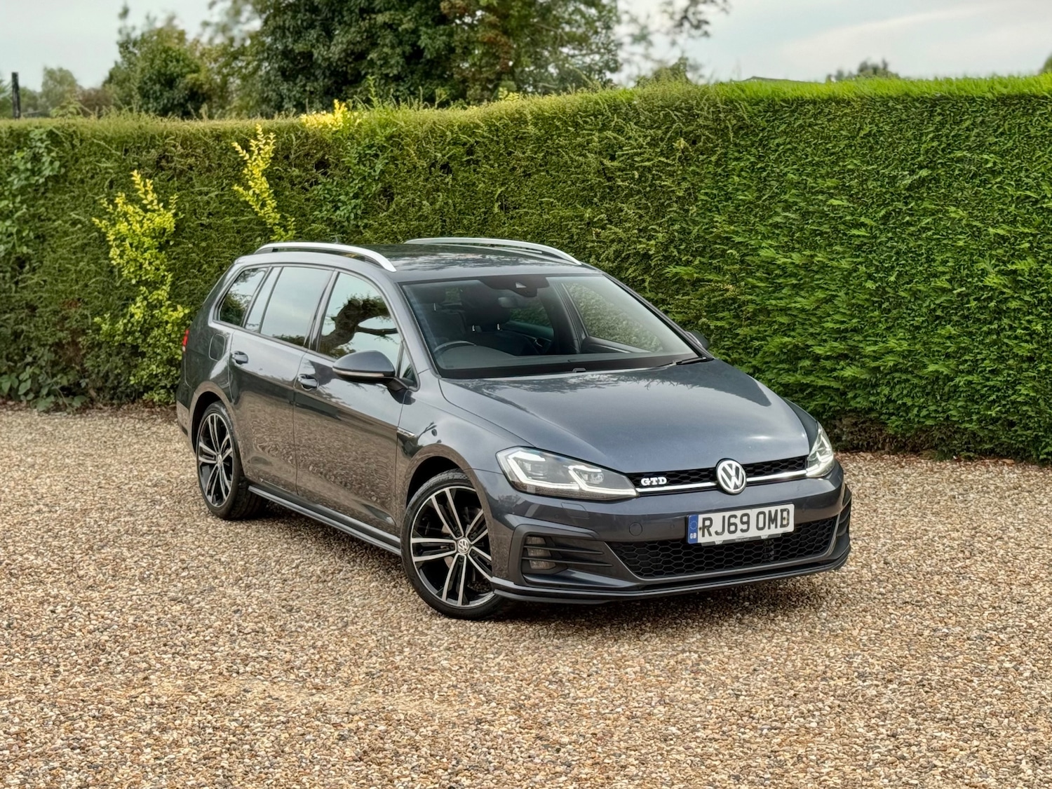 Used Volkswagen Golf 2019 for sale - 76616904: Photo 1