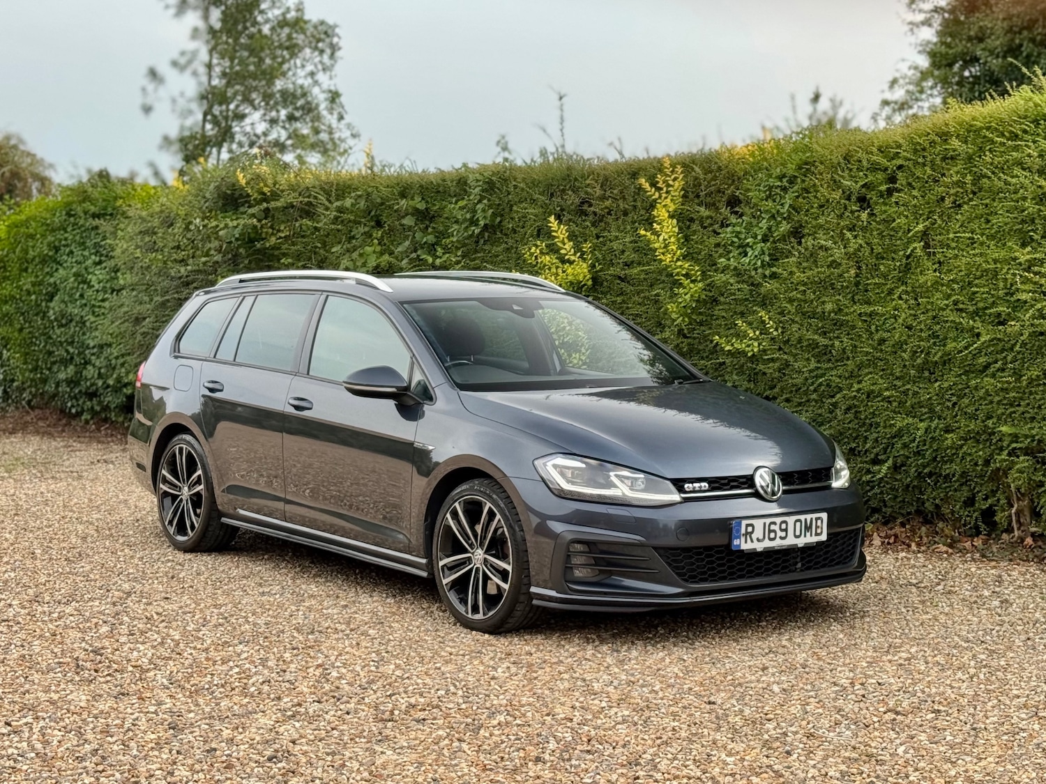 Used Volkswagen Golf 2019 for sale - 76616904: Photo 2