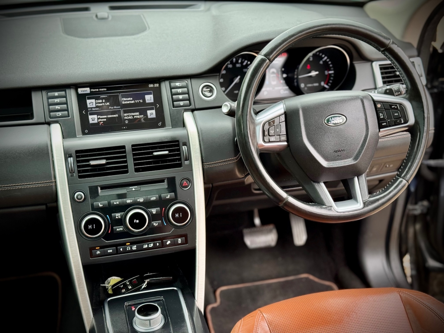 Used Land Rover Discovery Sport 2015 for sale - 76616635: Photo 14