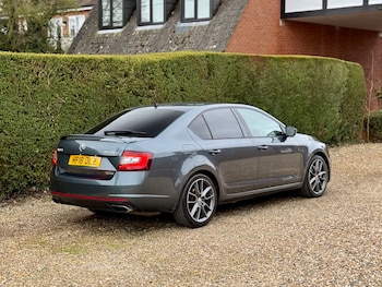 Used Skoda Octavia 2018 for sale - 77898697: Photo