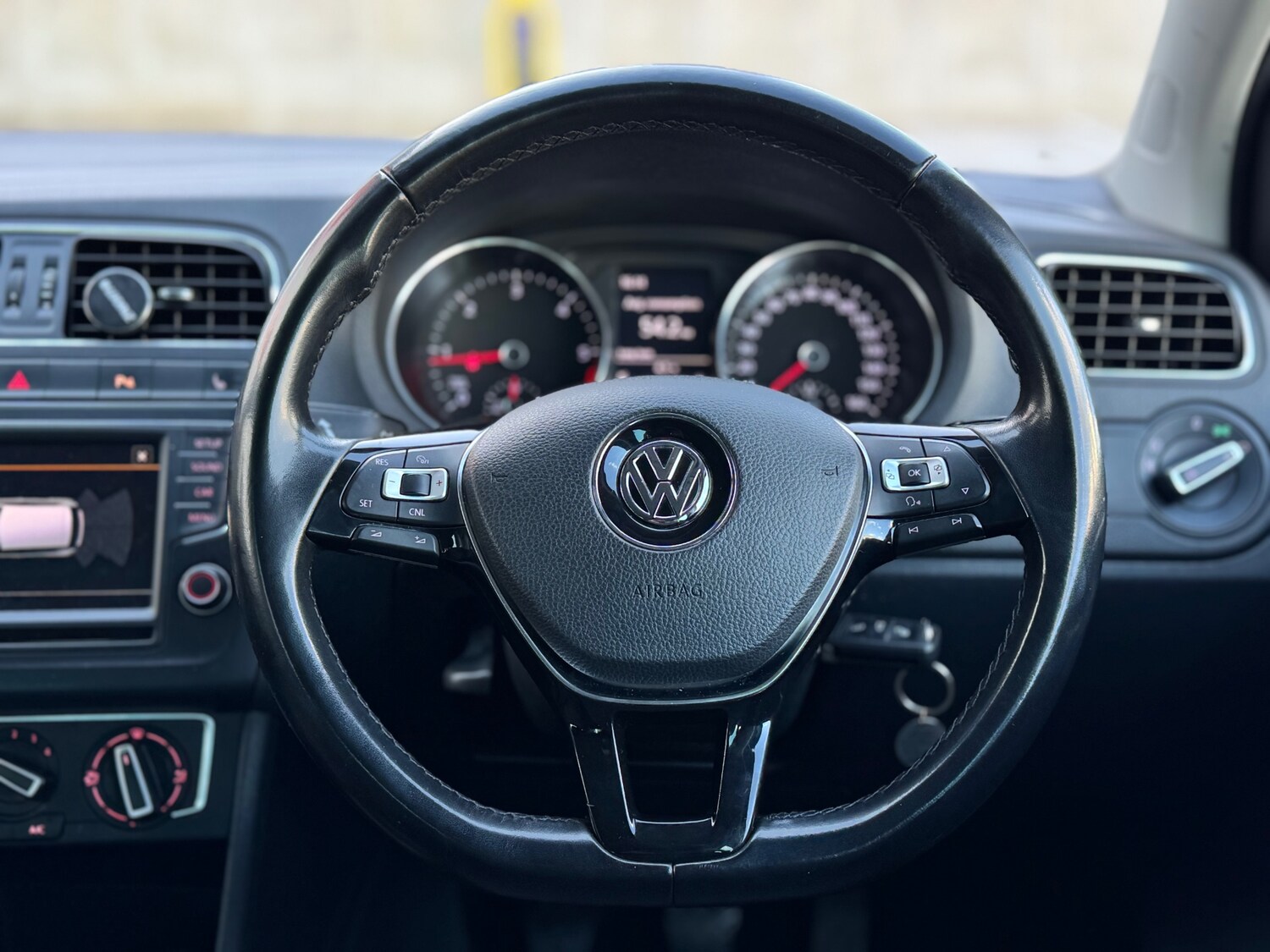 Used Volkswagen Polo 2015 for sale - 77897401: Photo 19