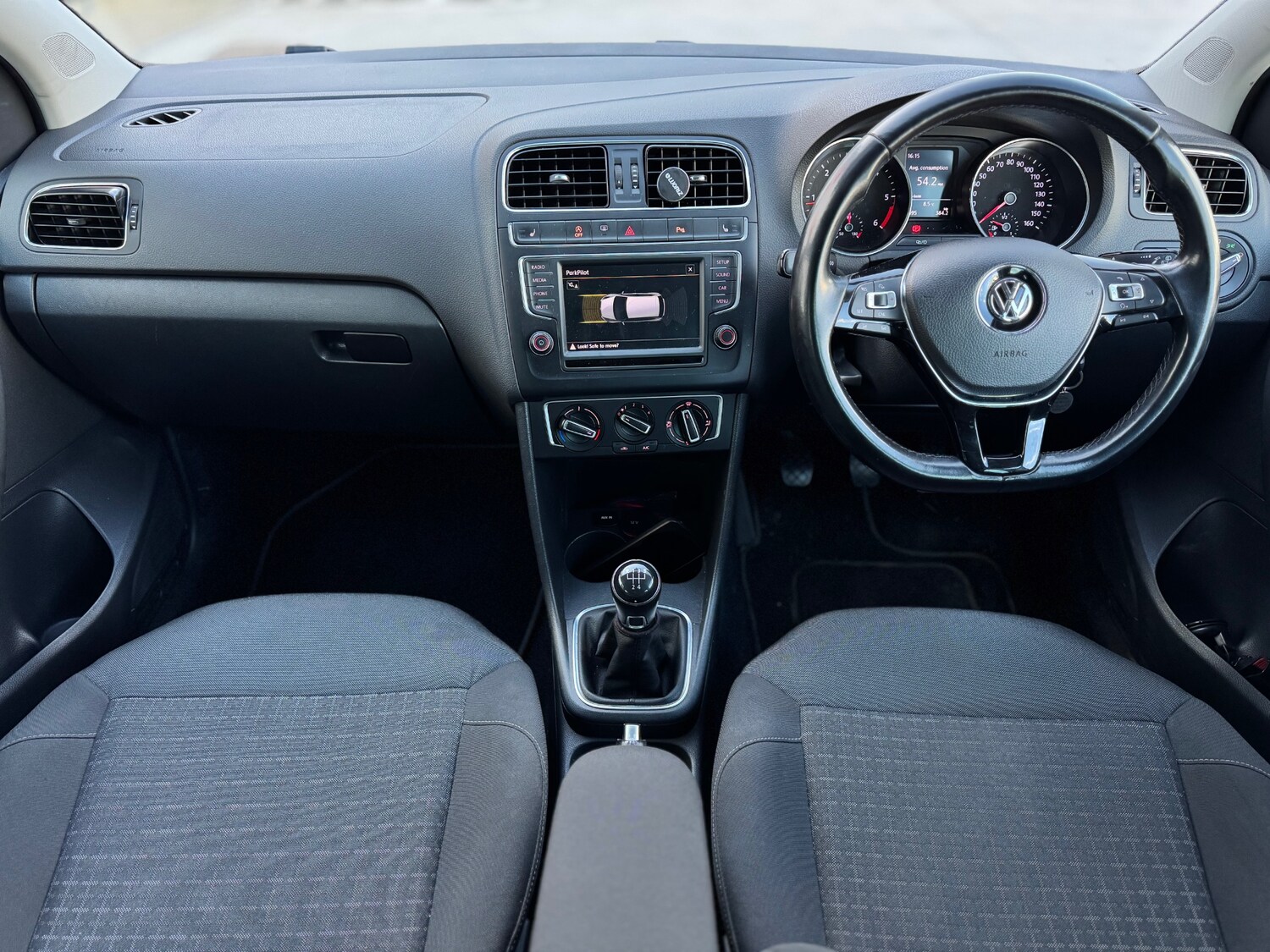 Used Volkswagen Polo 2015 for sale - 77897401: Photo 25