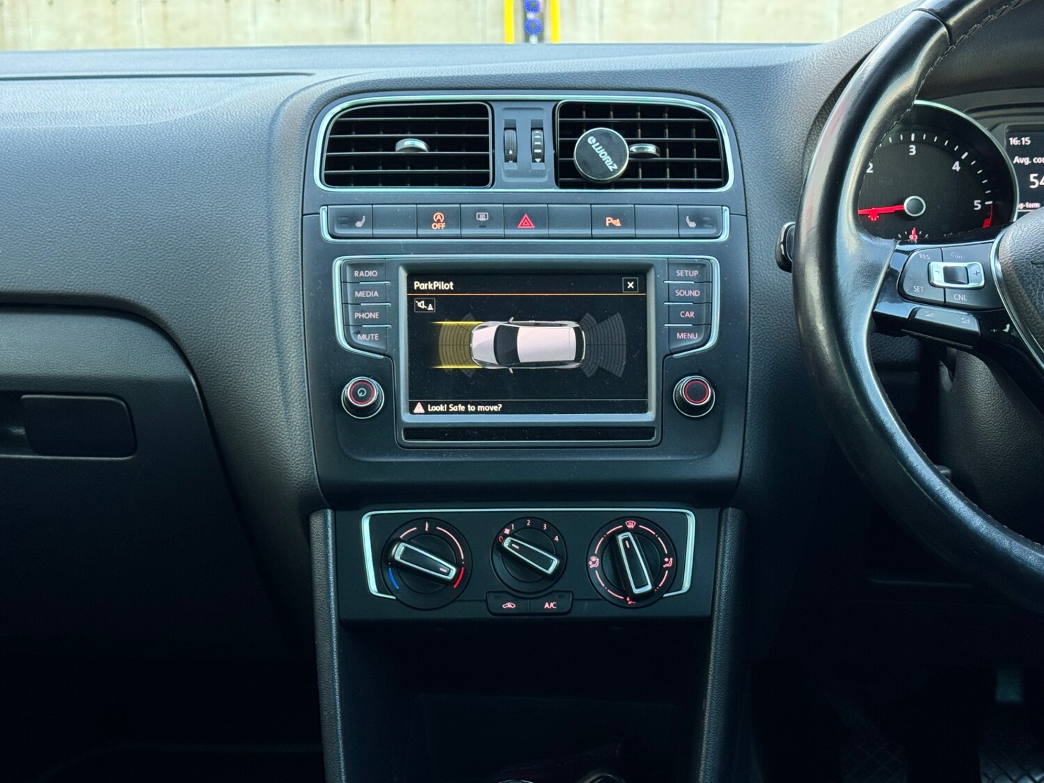 Used Volkswagen Polo 2015 for sale - 77897401: Photo 26