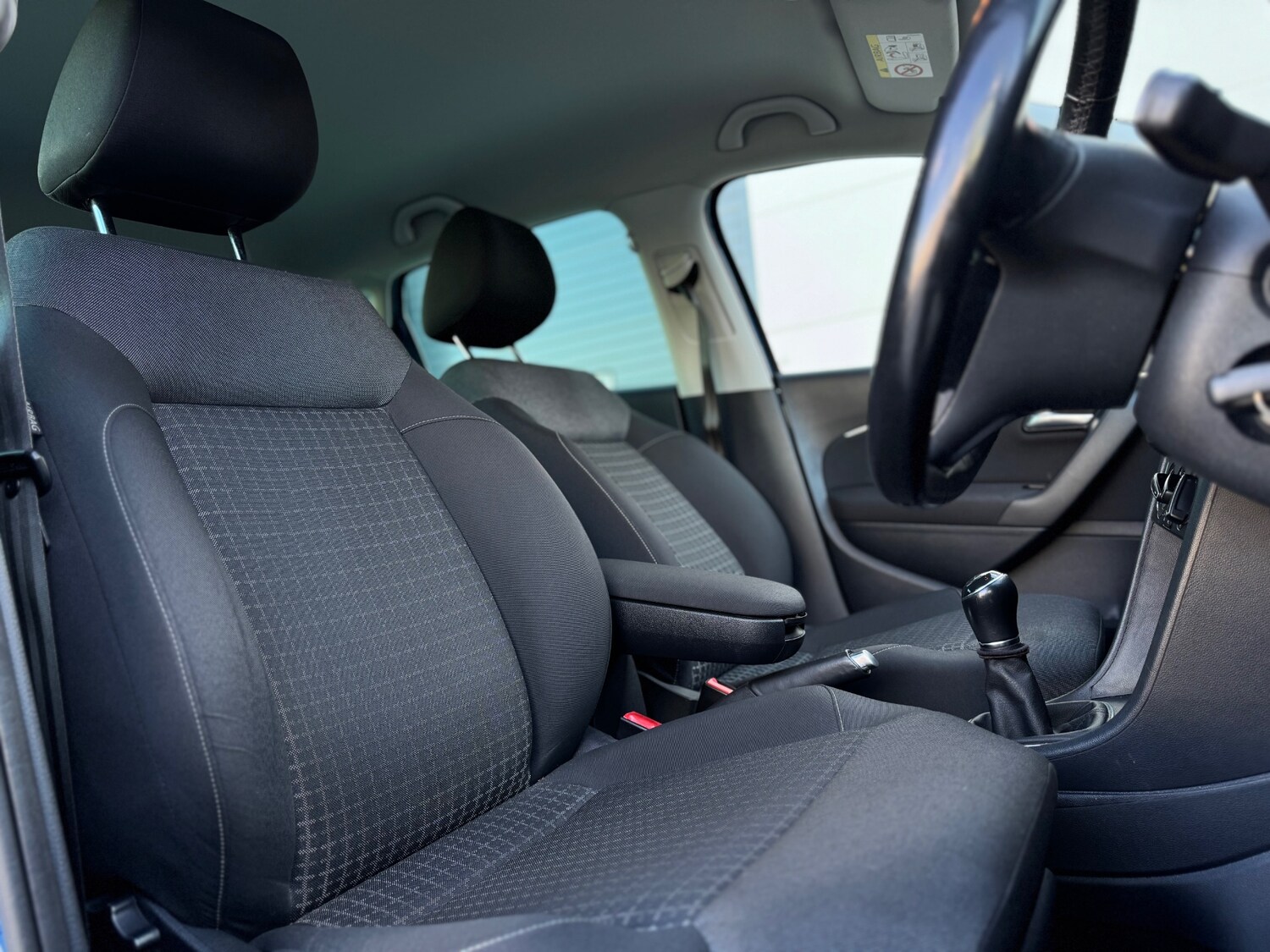 Used Volkswagen Polo 2015 for sale - 77897401: Photo 33