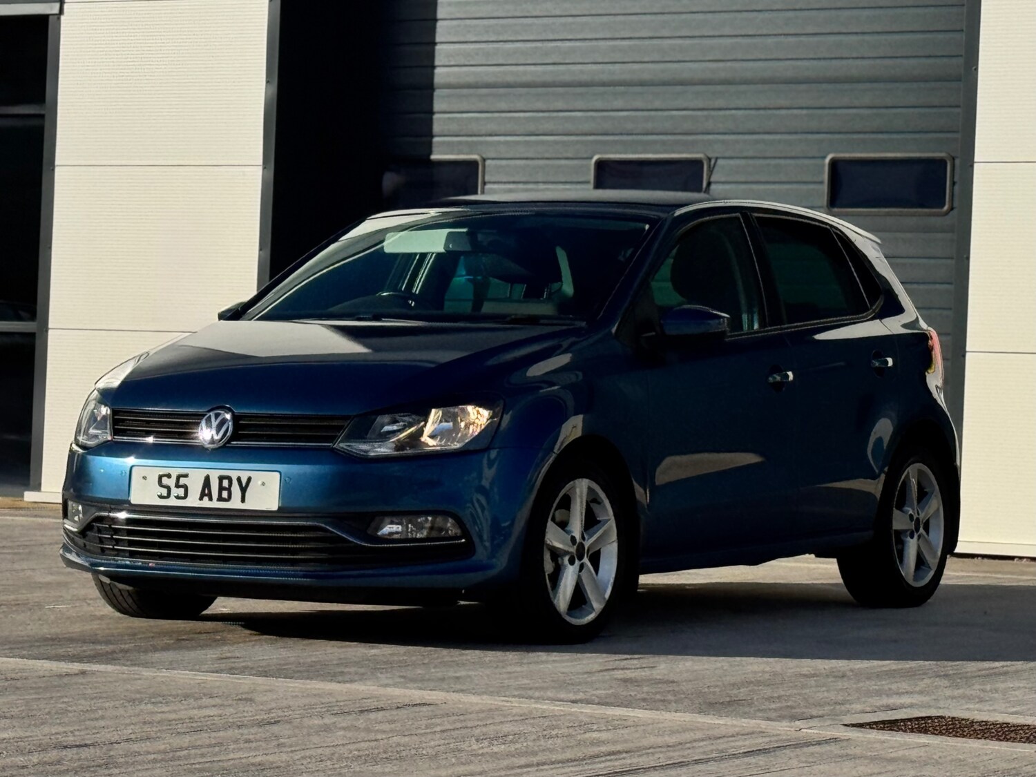 Used Volkswagen Polo 2015 for sale - 77897401: Photo 6