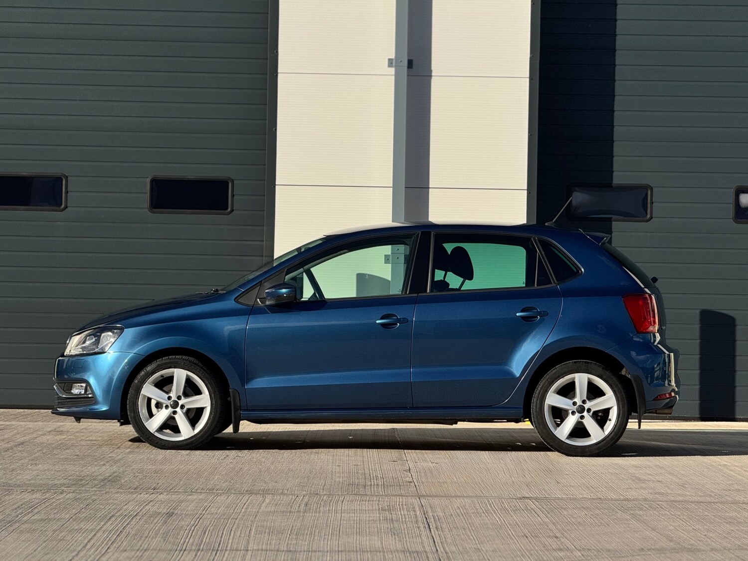 Used Volkswagen Polo 2015 for sale - 77897401: Photo 7