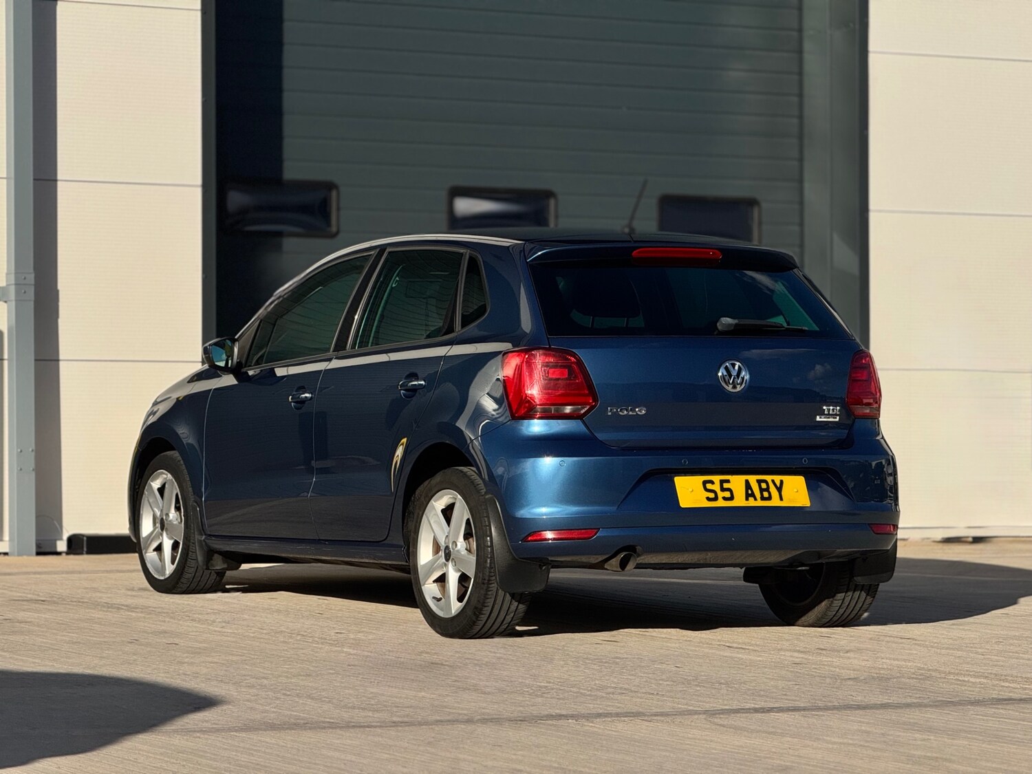 Used Volkswagen Polo 2015 for sale - 77897401: Photo 8