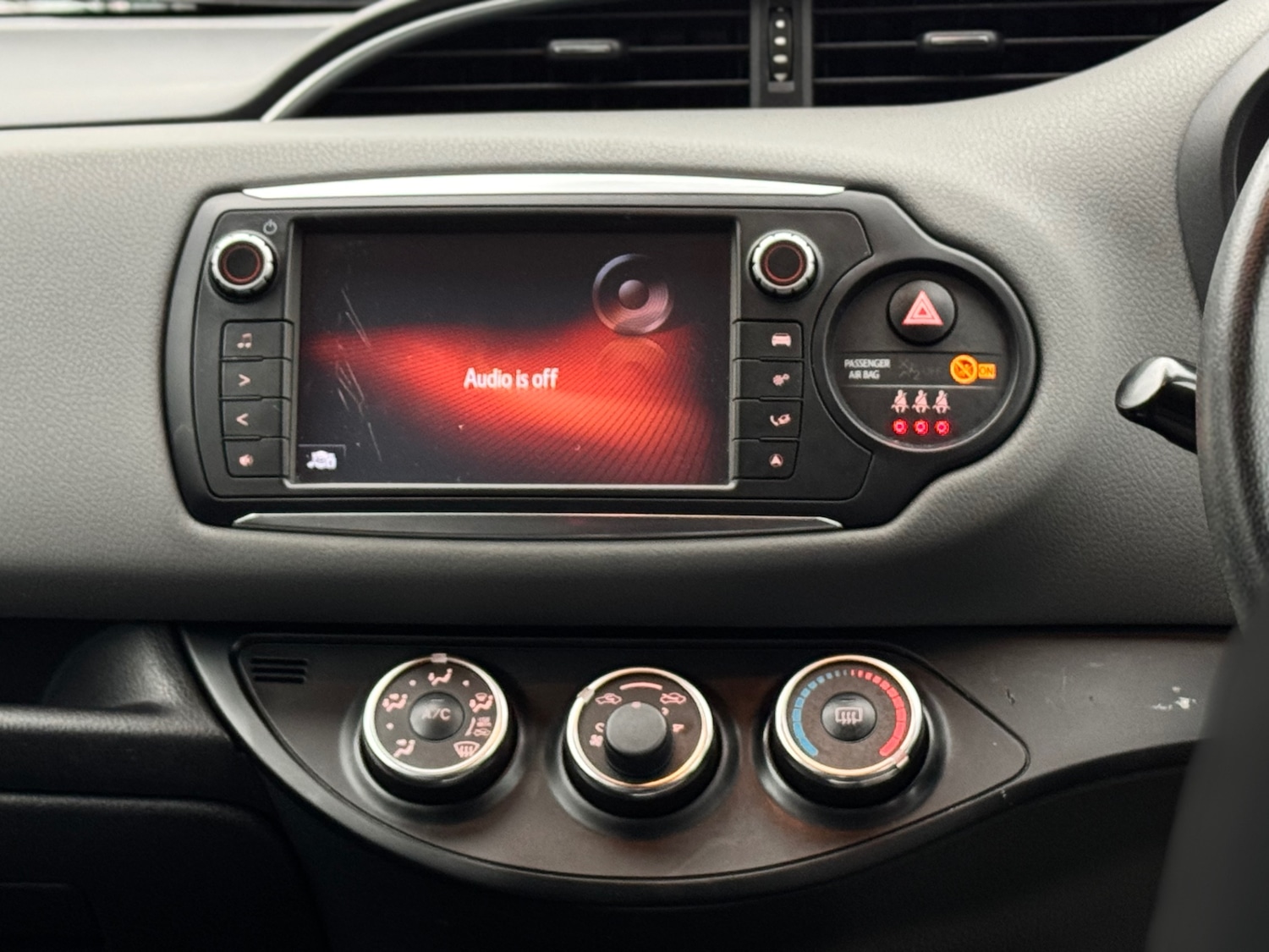 Used Toyota Yaris 2017 for sale - 77306373: Photo 22