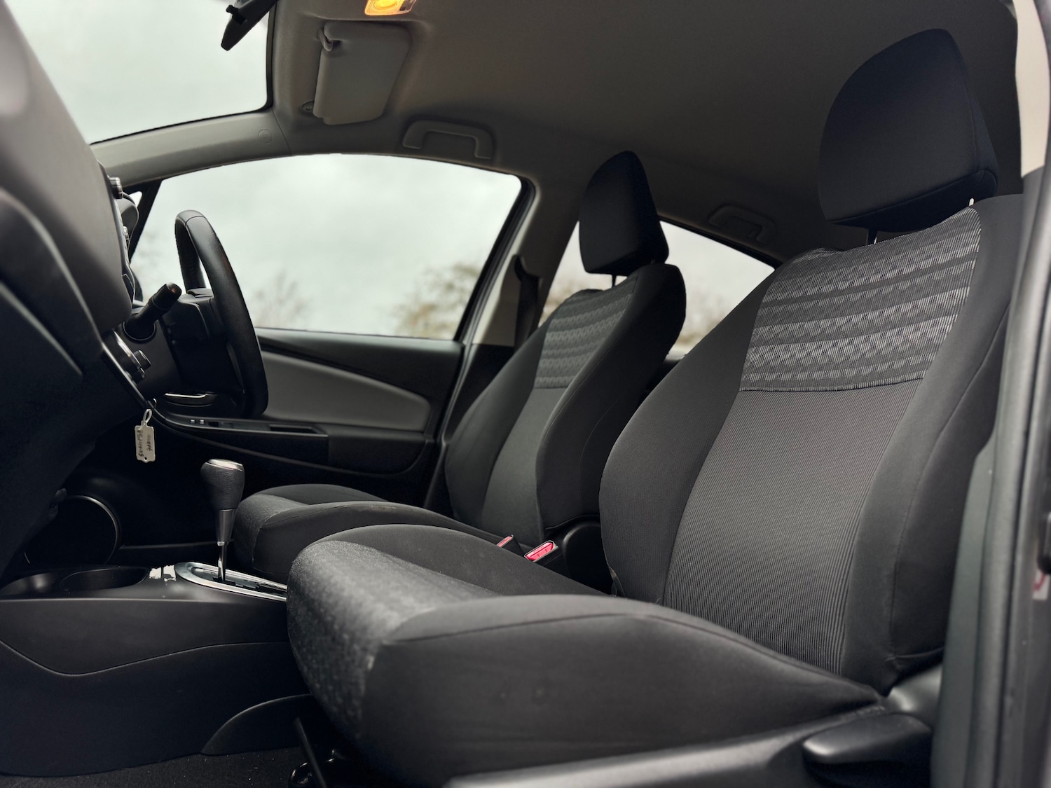 Used Toyota Yaris 2017 for sale - 77306373: Photo 27