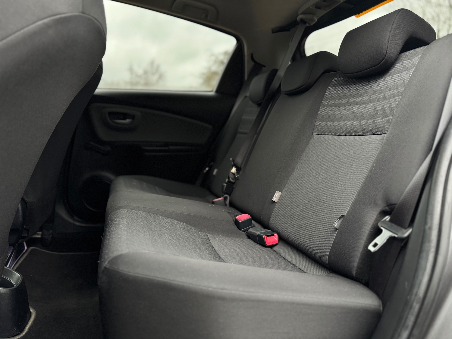 Used Toyota Yaris 2017 for sale - 77306373: Photo 28