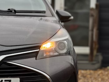 Used Toyota Yaris 2017 for sale - 77306373: Photo