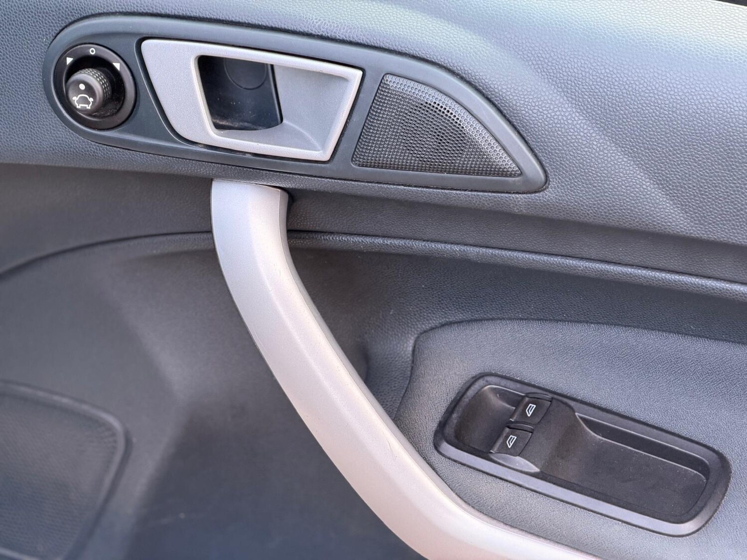 Used Ford Fiesta 2011 for sale - 76380379: Photo 10