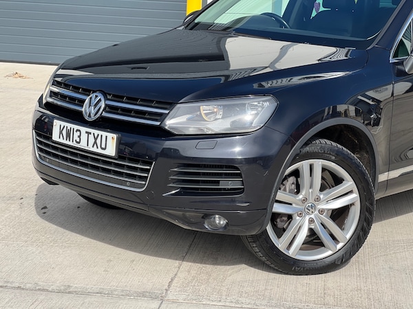 Used Volkswagen Touareg 2013 for sale - 76037576: Photo 2