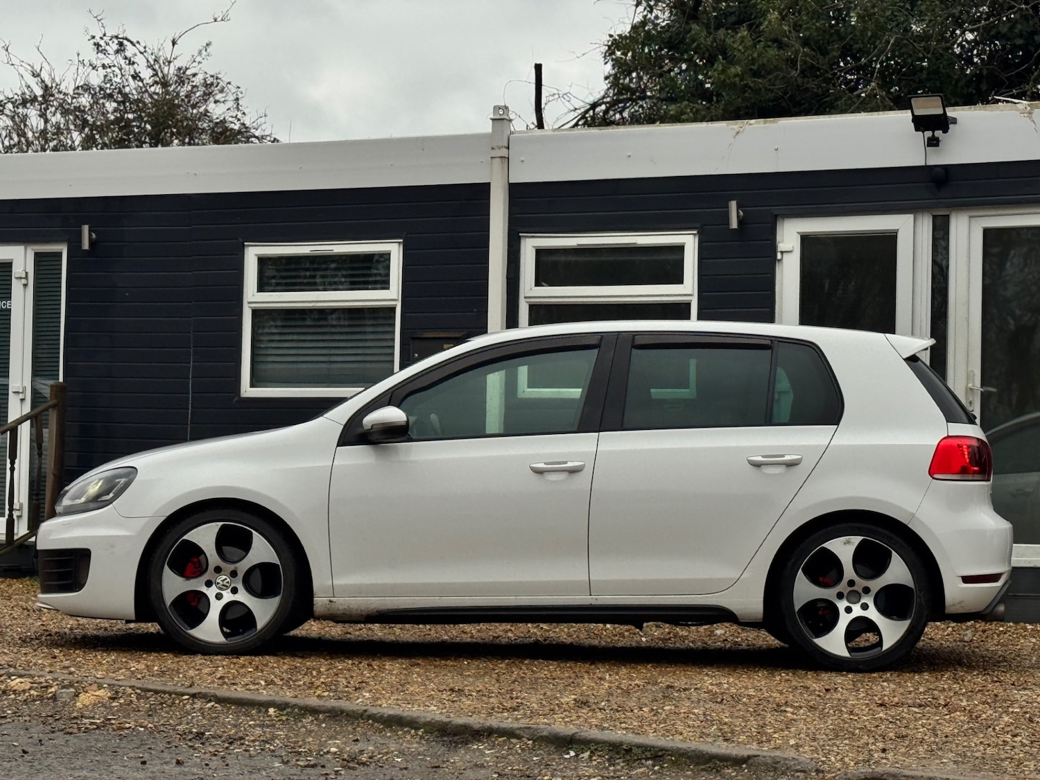 Used Volkswagen Golf 2010 for sale - 77310354: Photo 5