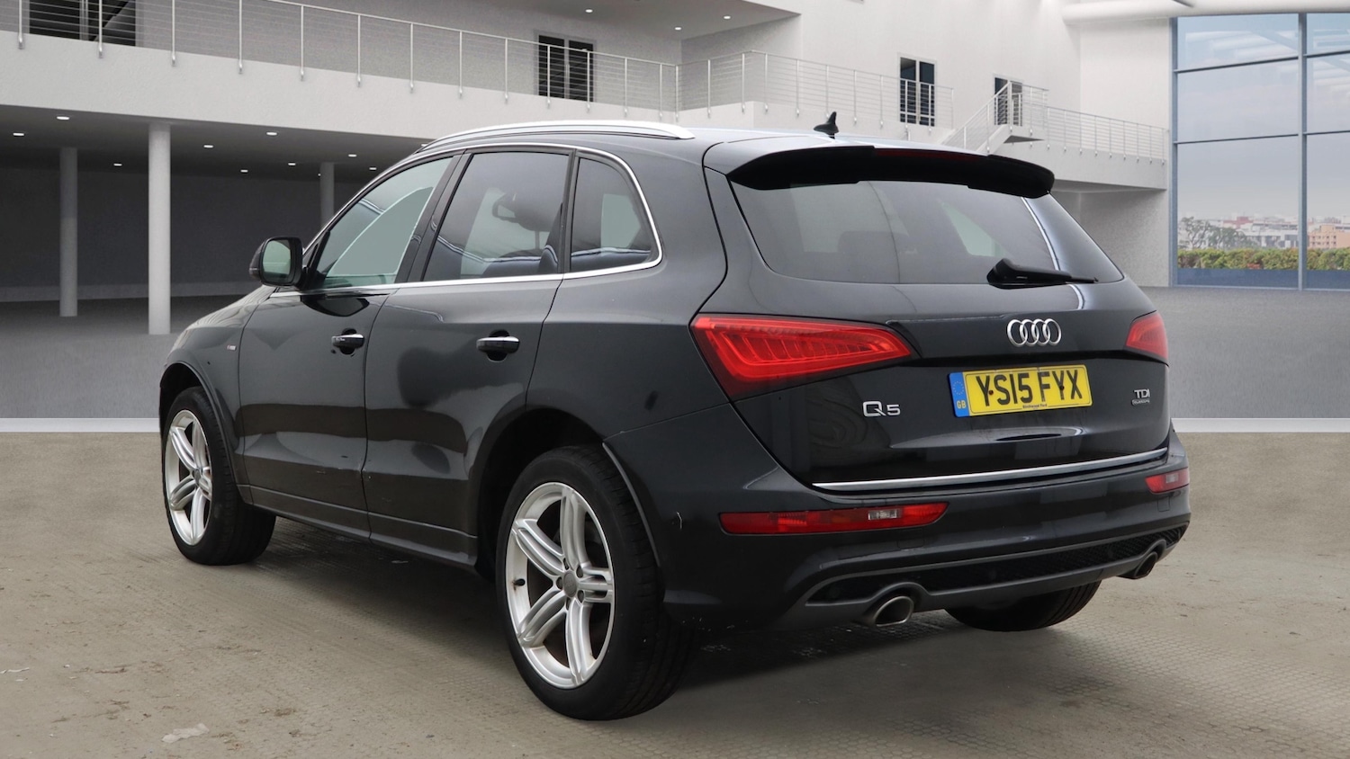 Used Audi Q5 2015 for sale - 76856052: Photo 2