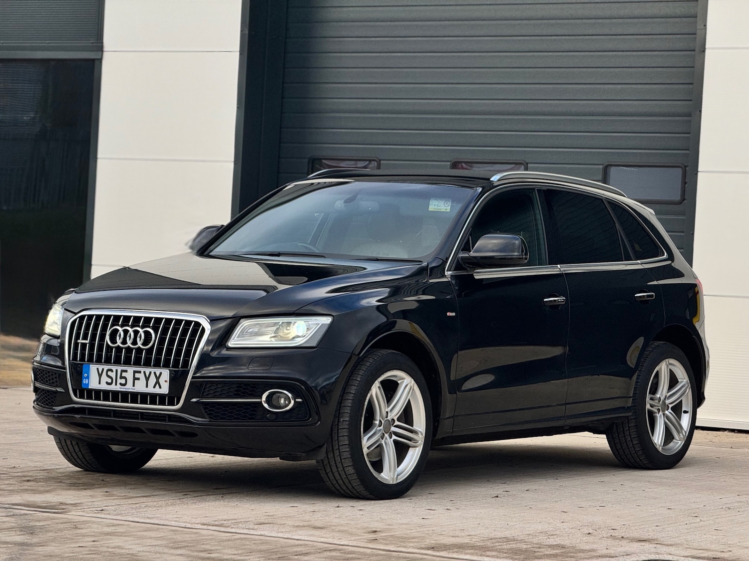 Used Audi Q5 2015 for sale - 76856052: Photo 9