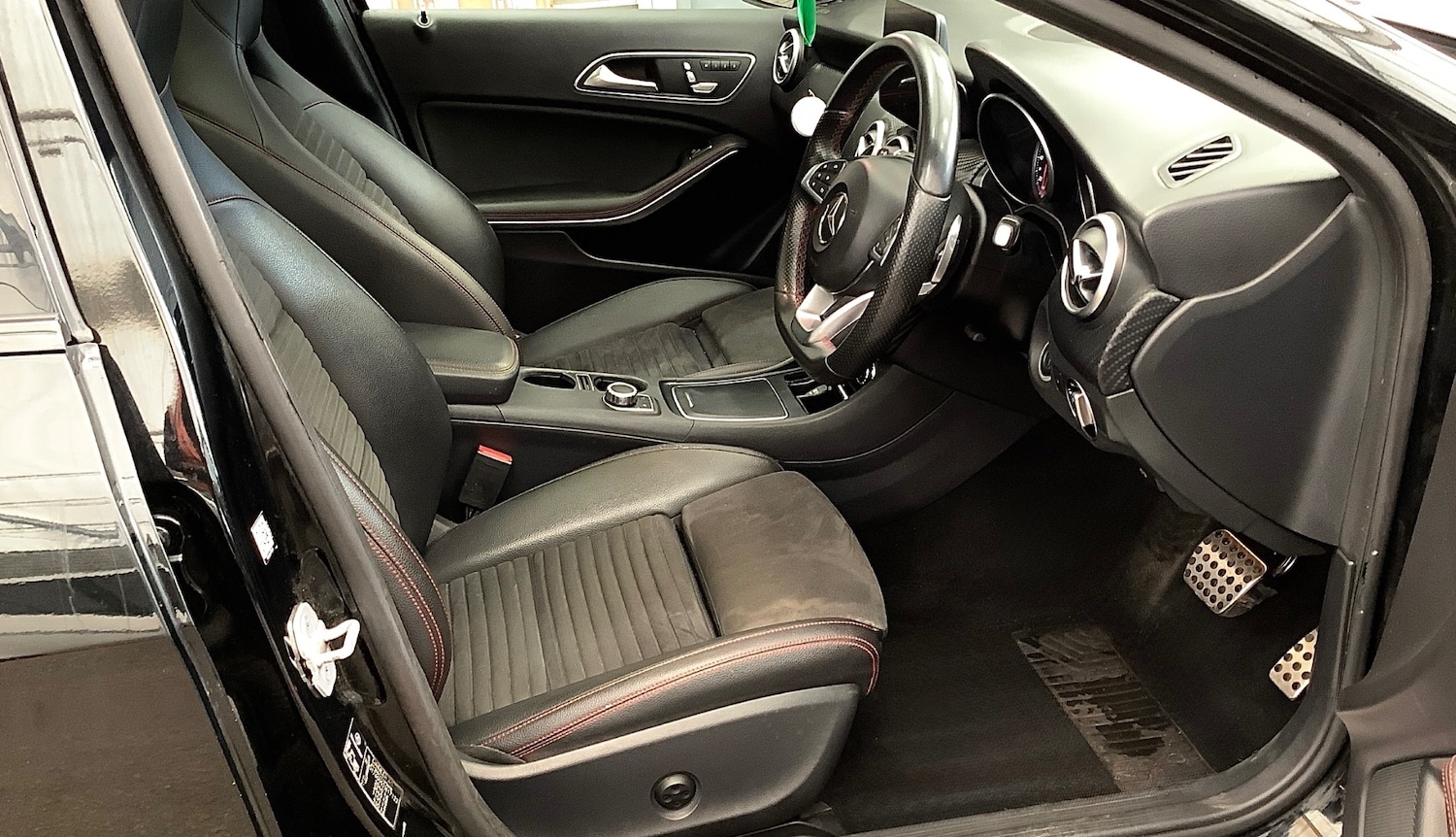 Used Mercedes-Benz A-Class 2017 for sale - 78032152: Photo 5