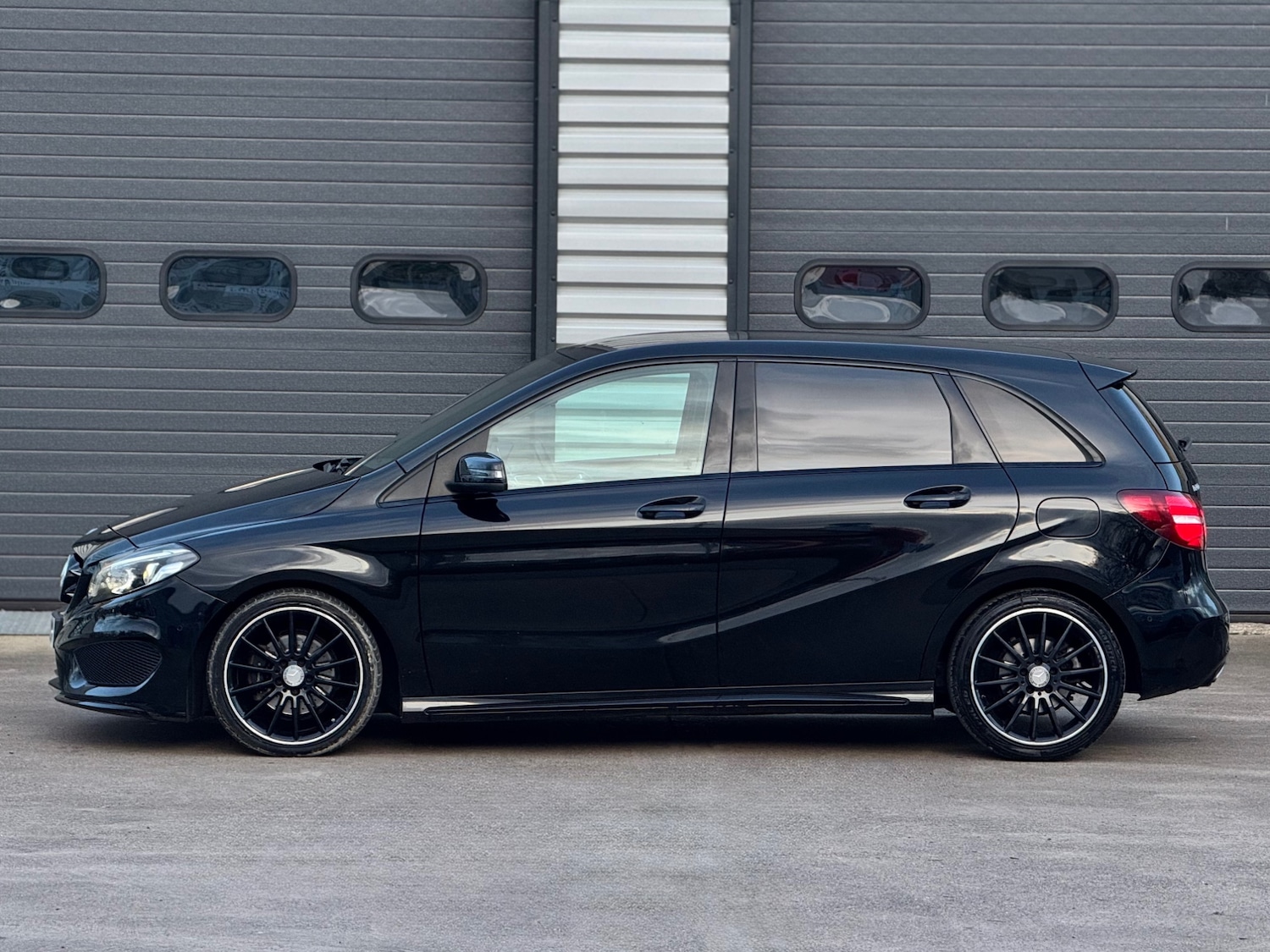 Used Mercedes-Benz B Class 2015 for sale - 77613613: Photo 14