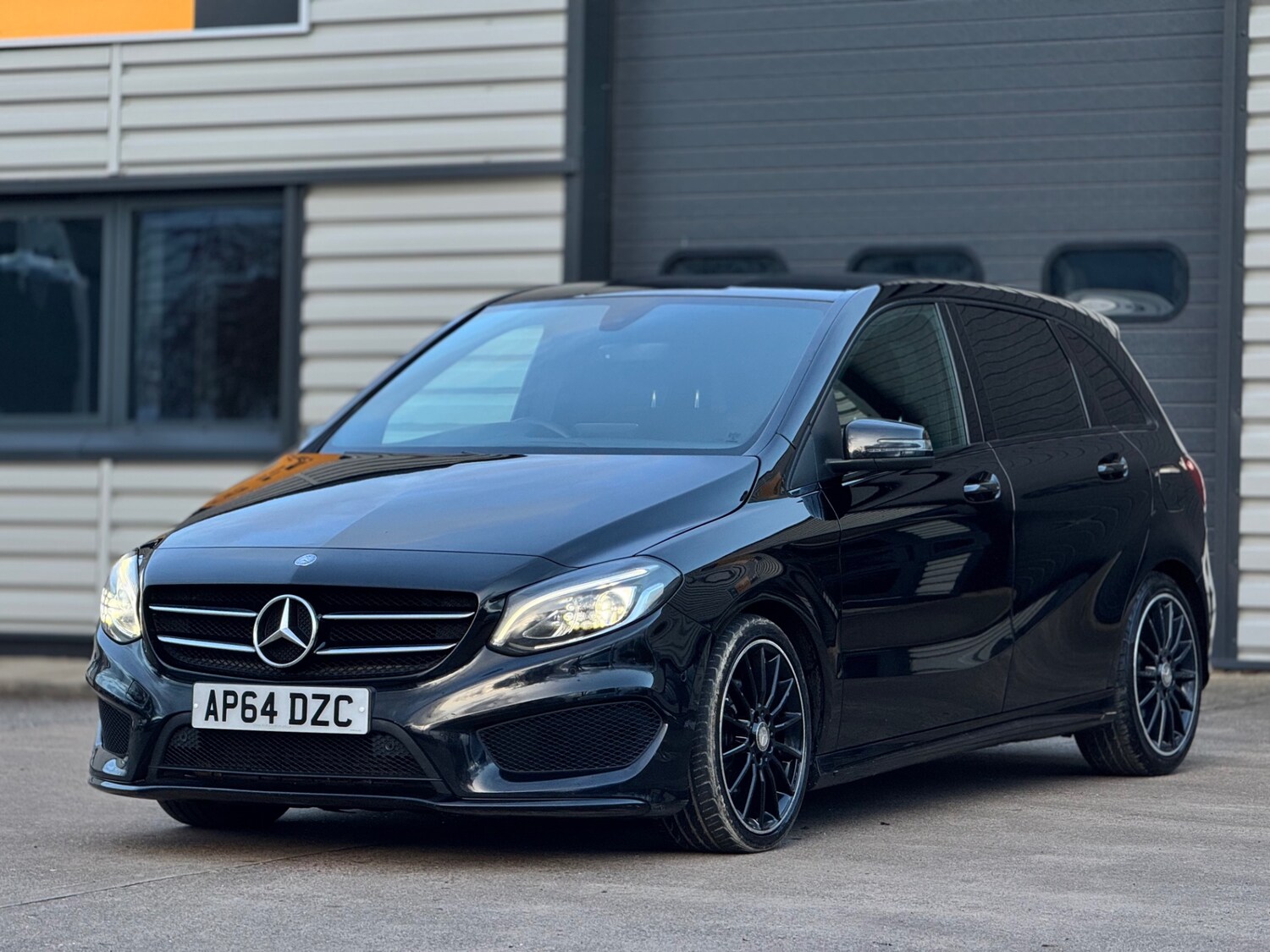 Used Mercedes-Benz B Class 2015 for sale - 77613613: Photo 15