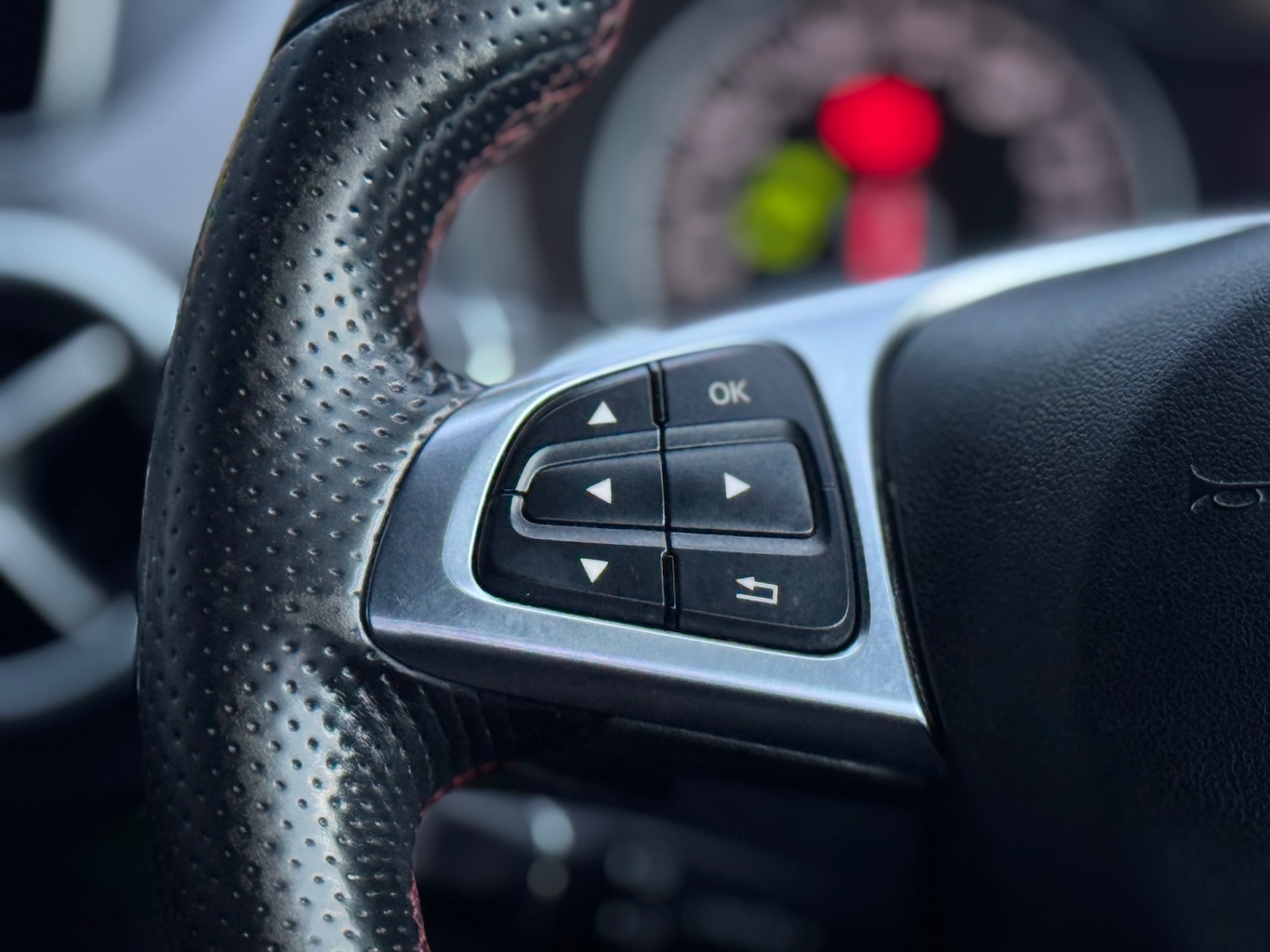 Used Mercedes-Benz B Class 2015 for sale - 77613613: Photo 25