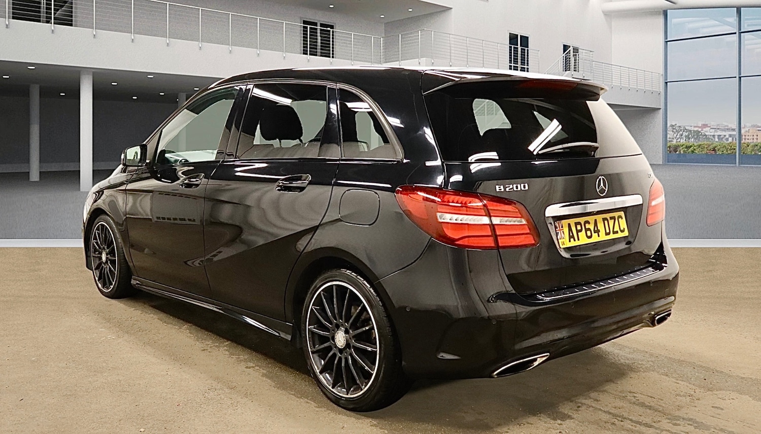 Used Mercedes-Benz B Class 2015 for sale - 77613613: Photo 3